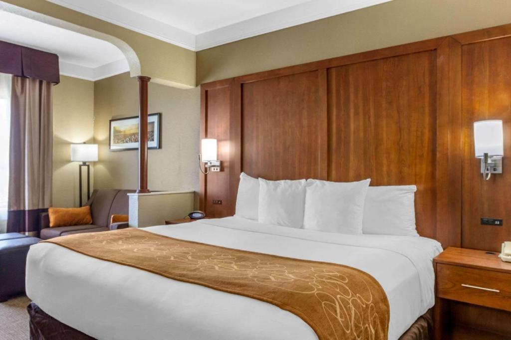 Comfort Suites Plainview Extérieur photo