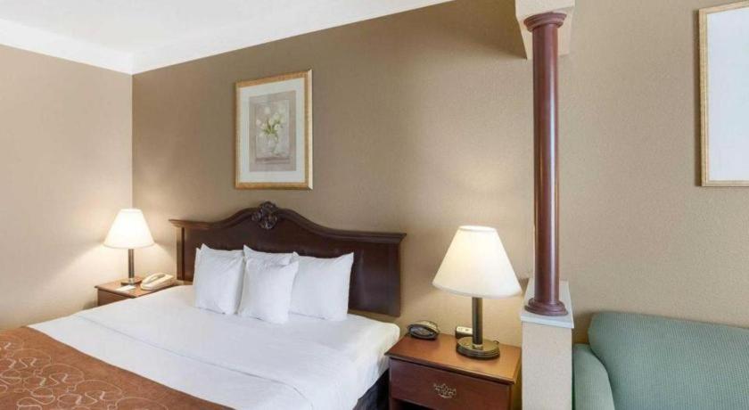 Comfort Suites Plainview Extérieur photo