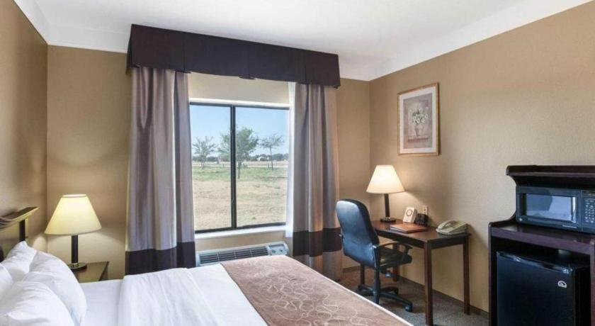 Comfort Suites Plainview Extérieur photo